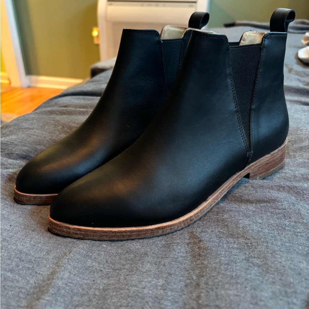 Nisolo Black Leather Chelsea Ankle Boots with Brown Sole